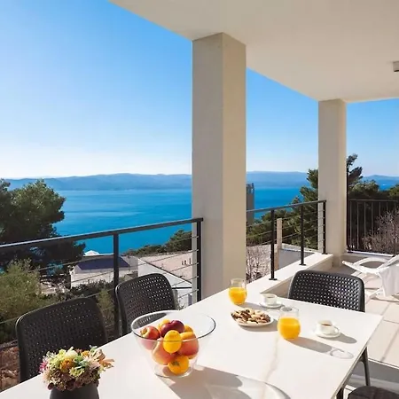 Moana, With Private Pool In Brela