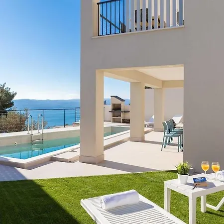 Moana, With Private Pool In