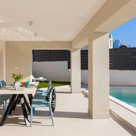 Moana, With Private Pool In *